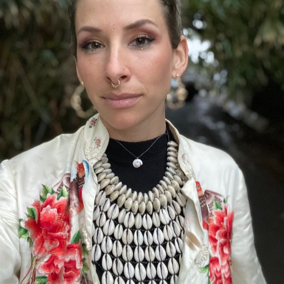 Meet your Posher, Raine - Picture 3 of 5